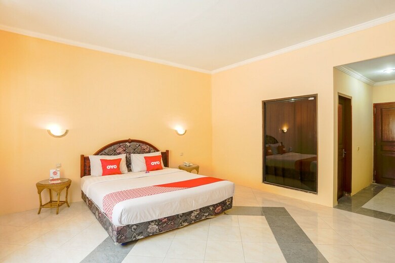 Hotel Oyo 1732 Edotel Praya
