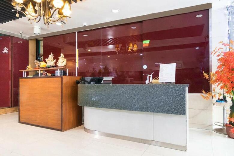 Oyo 416 Lucky Hotel