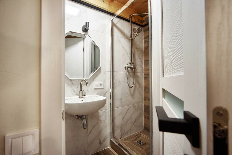 Aparthotel Mezzanine White