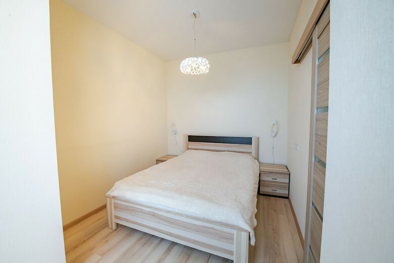 Apartment On Leonova 66