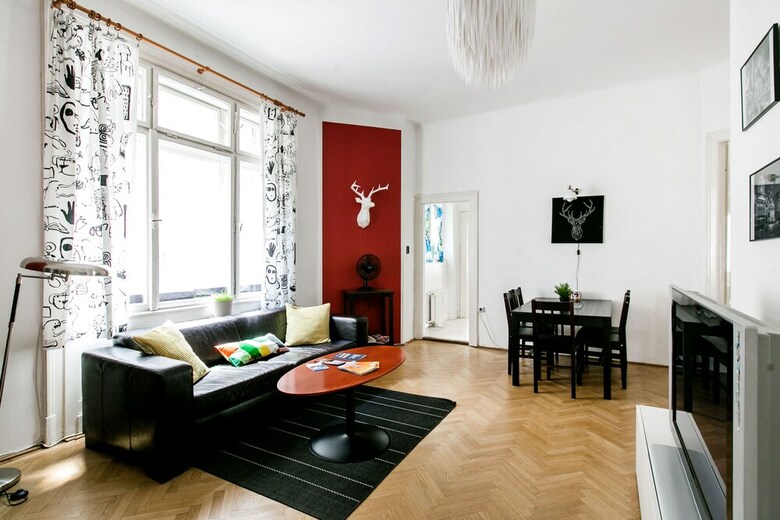 Revay 2 Apartment