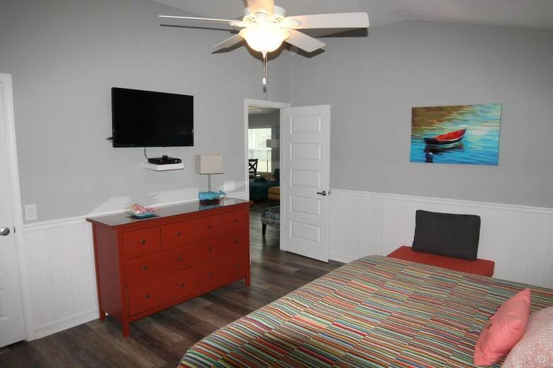 Pet Friendly, 3 Br, 2 Ba, Private Pool - Sunset Harbor