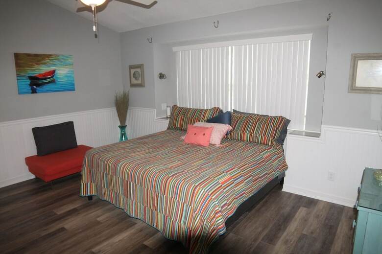 Pet Friendly, 3 Br, 2 Ba, Private Pool - Sunset Harbor