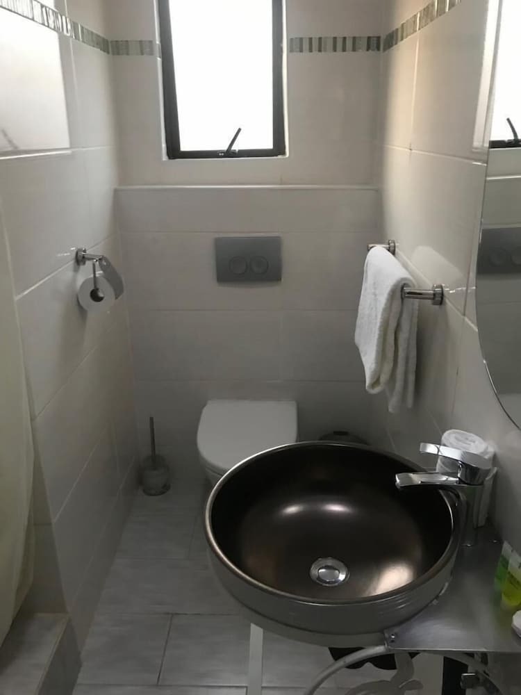 Hotel Luxlusive Guest House