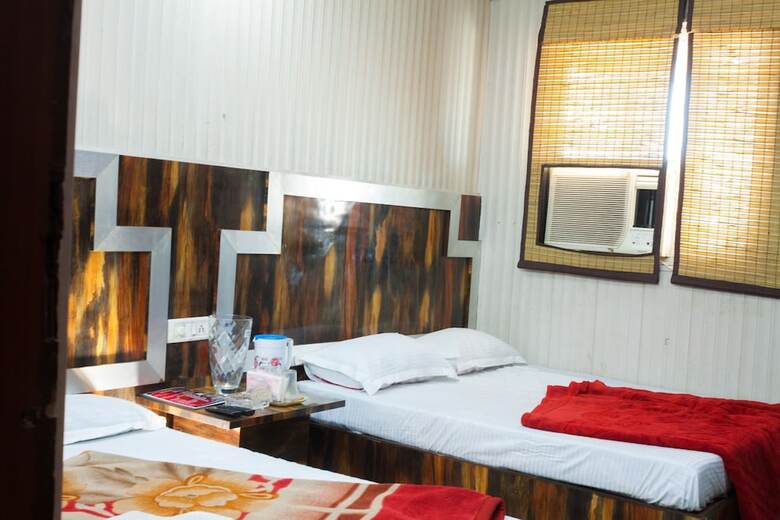 Bed & Breakfast Hotel Yatri Niwas