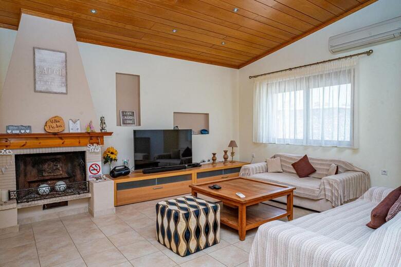 Madia Villa