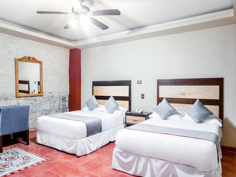 Collection O Zapata Hotel Y Plaza
