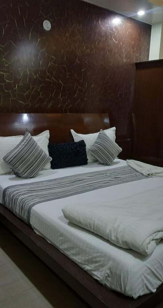 Hotel Adb Rooms Udhav Palace