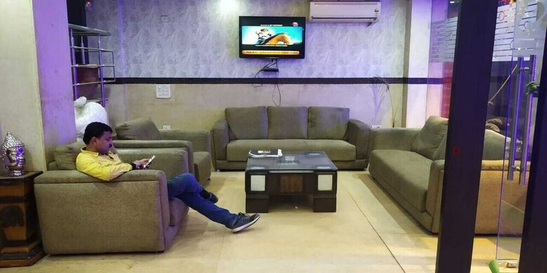 Hotel Adb Rooms Udhav Palace
