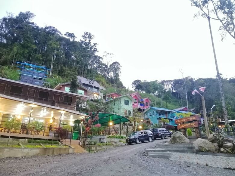 Hotel D'la Sri Cottage - Asia Camp