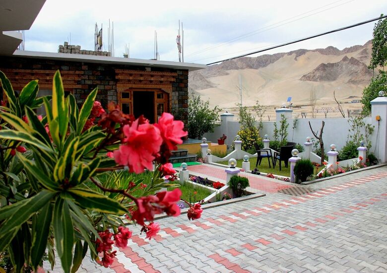 Tih Hotel Jeevanam Villa