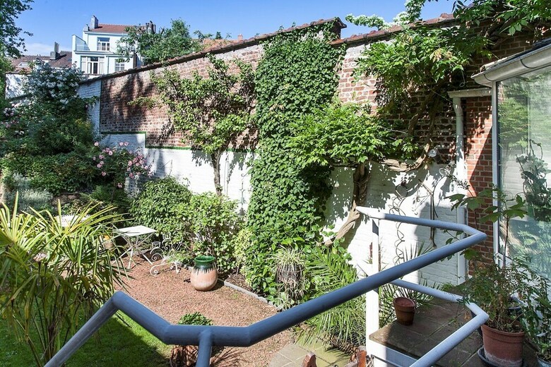 Apartamentos Cozy Double Room With Shared Bathroom
