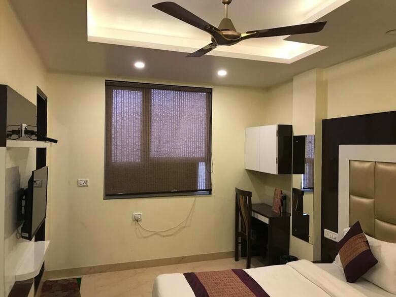 Adb Rooms Hotel Olive International