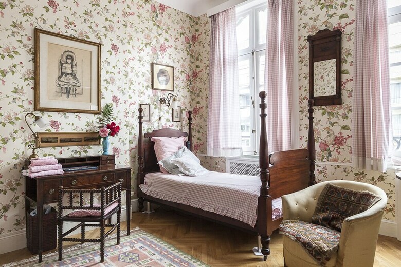 Guest House With Beautiful Garden