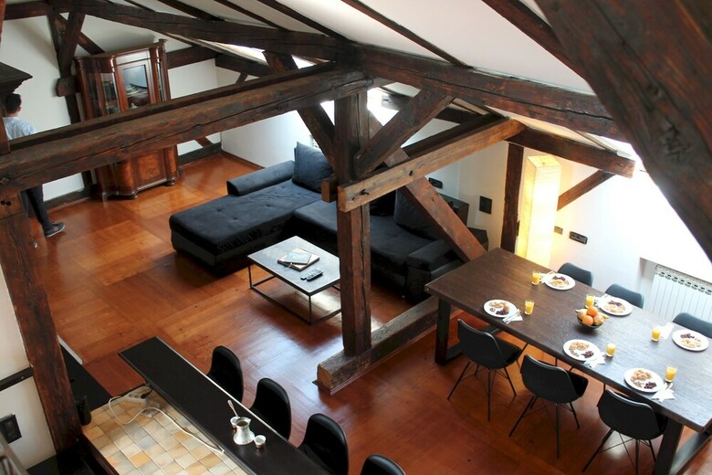 Unique Spacious 4bdr Apartment - City Center