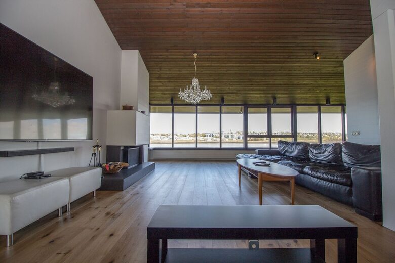 Seaside Villa - 6 Bedrooms