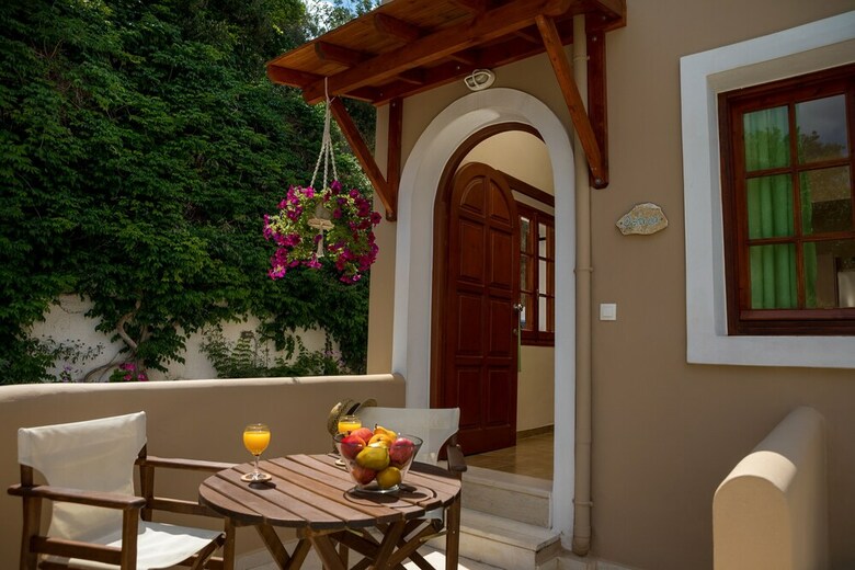 Avra Apartments