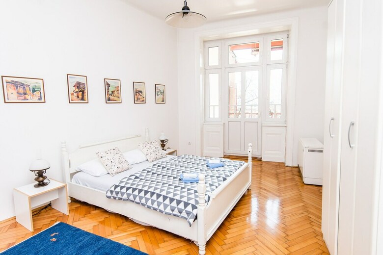 2bdr Apartment With The Balcony View-best Location