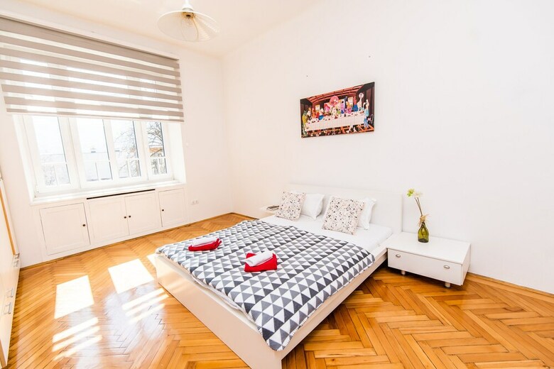 2bdr Apartment With The Balcony View-best Location