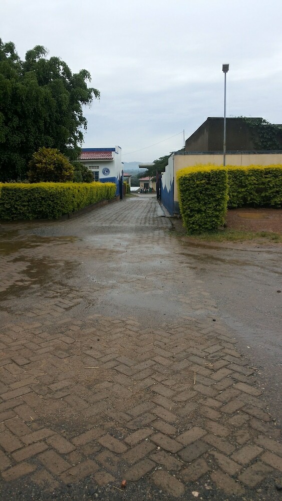 Leosim Hotel Nebbi