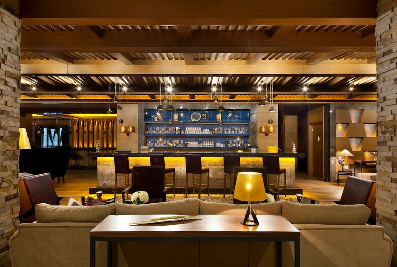 Magna Pivot Hotel - Boutique Class