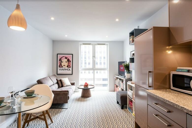 Apartamentos Cutlass Court