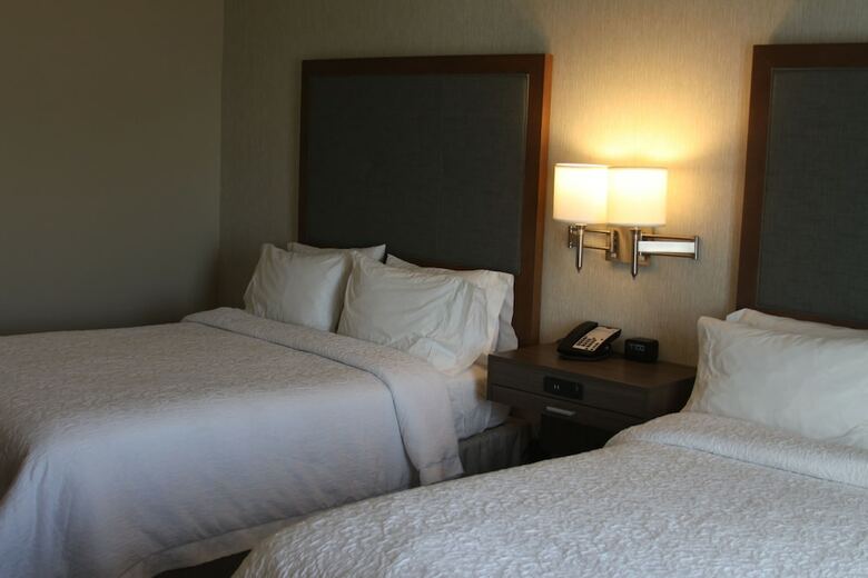 Hotel Pratt Inn & Suites