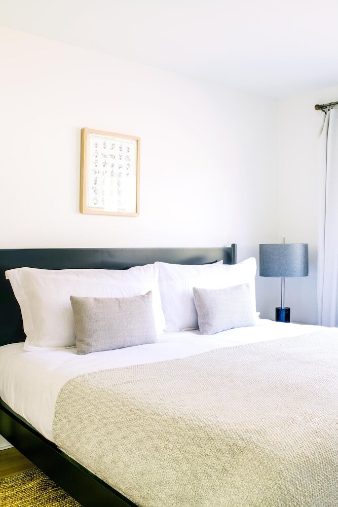 Pacifica By Avantstay | Ocean Getaway W/ Sunset Views | Sleeps 24!