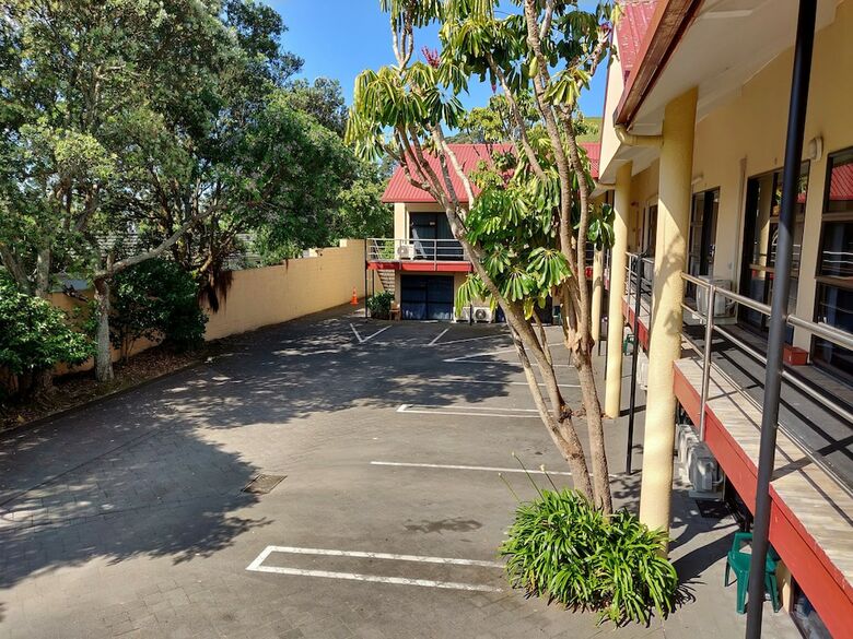 Rayland Epsom Motel