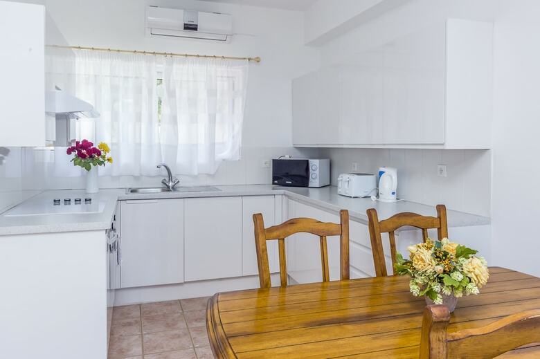 Spileo House, Self-catering Studios And Apartments