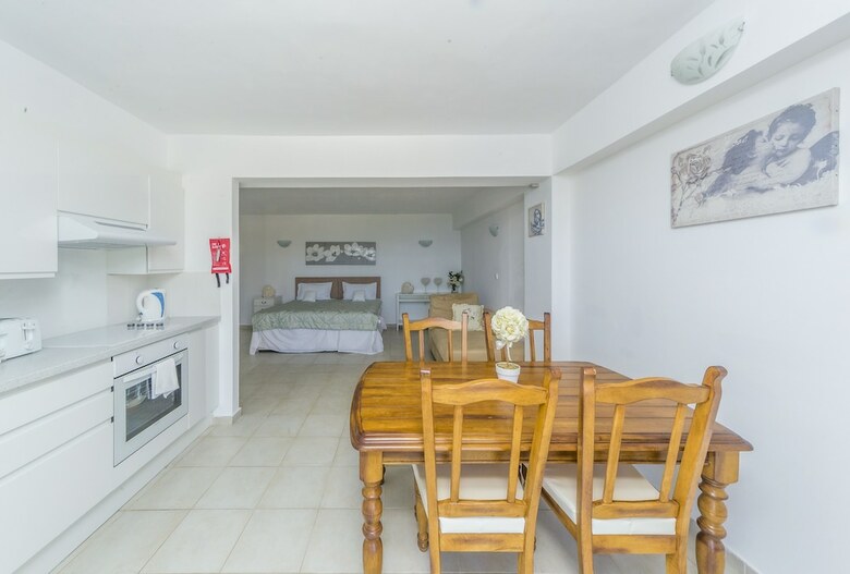 Spileo House, Self-catering Studios And Apartments