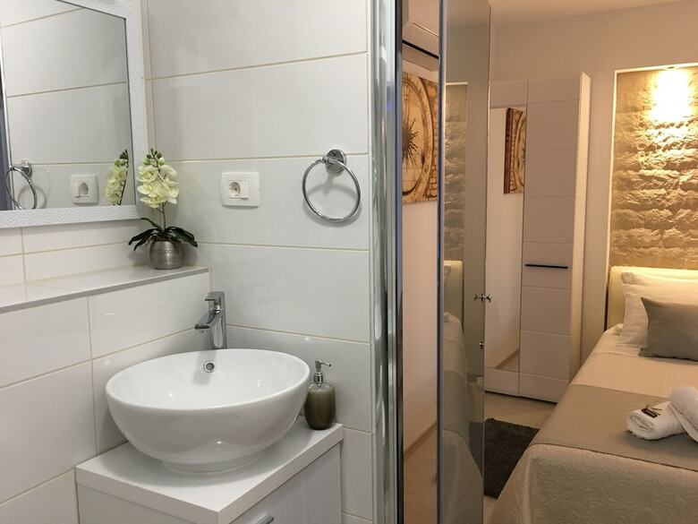 Hotel Central Split Apartments And Rooms Paese