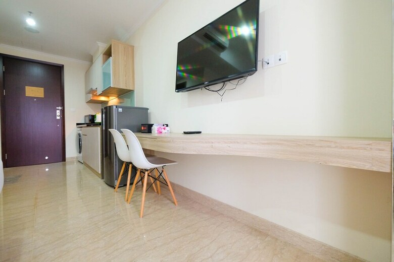 Comfy Studio Room With City View At Menteng Park Apartment