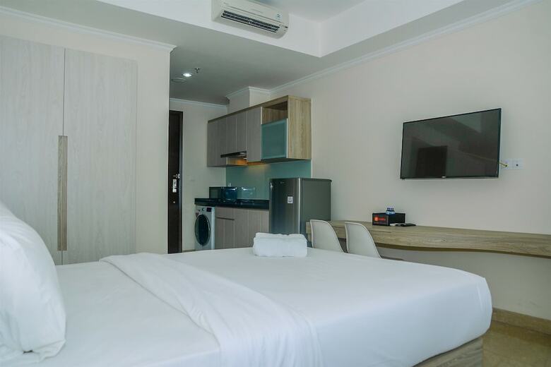 Modern And Cozy Studio Menteng Park Apartment