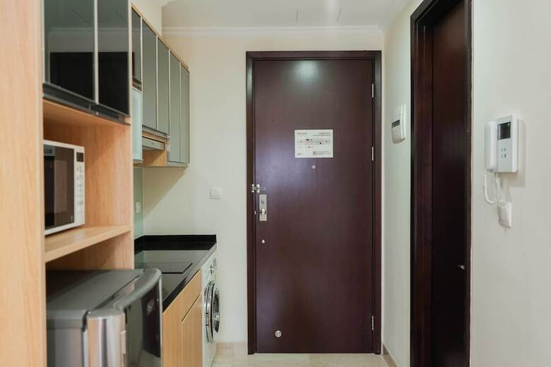 Comfy Studio Apartment At Menteng Park