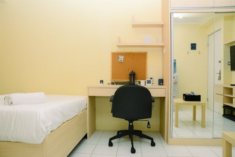 Chic And Cozy Studio Apartment At Menteng Square