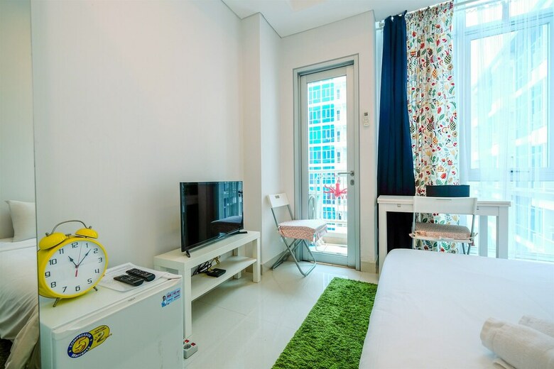 Chic And Compact Studio Apartment At Capitol Park Residence