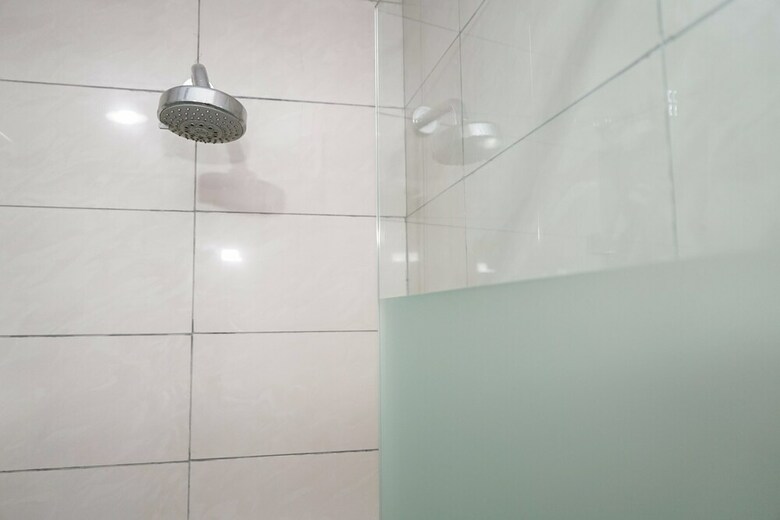 Green Interior 2br Pasar Baru Mansion Apartment