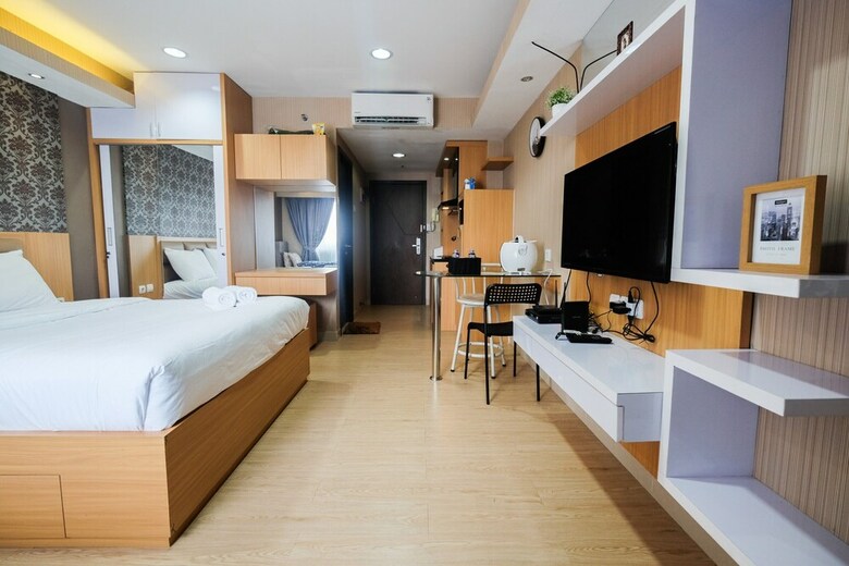 Elegant Studio The Hive Tamansari Apartment