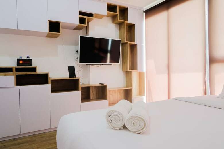 Contemporary Minimalist Studio Casa de Parco Apartment