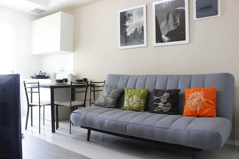 Warm 2br Apartment At Parahyangan Residence