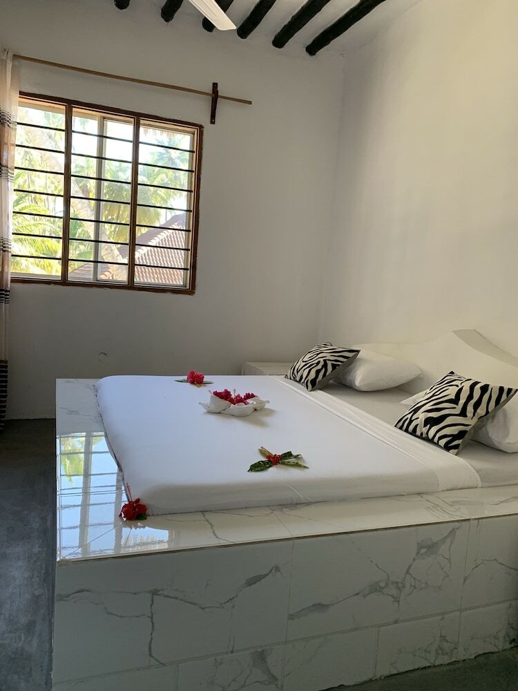 The African Paradise Beach Hotel