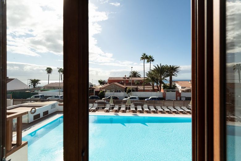 Hostal Nice Apartment Swimming Pool, Parking And Terrace