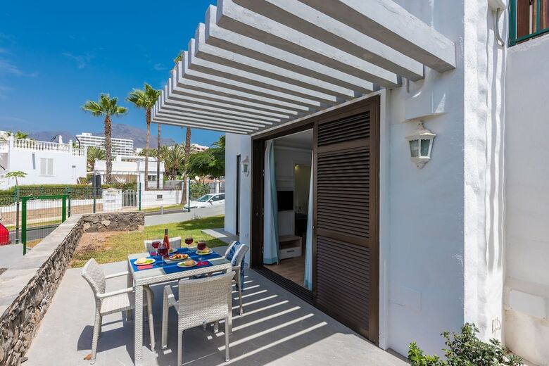Apartamentos 263precious Bungalow With Terrace