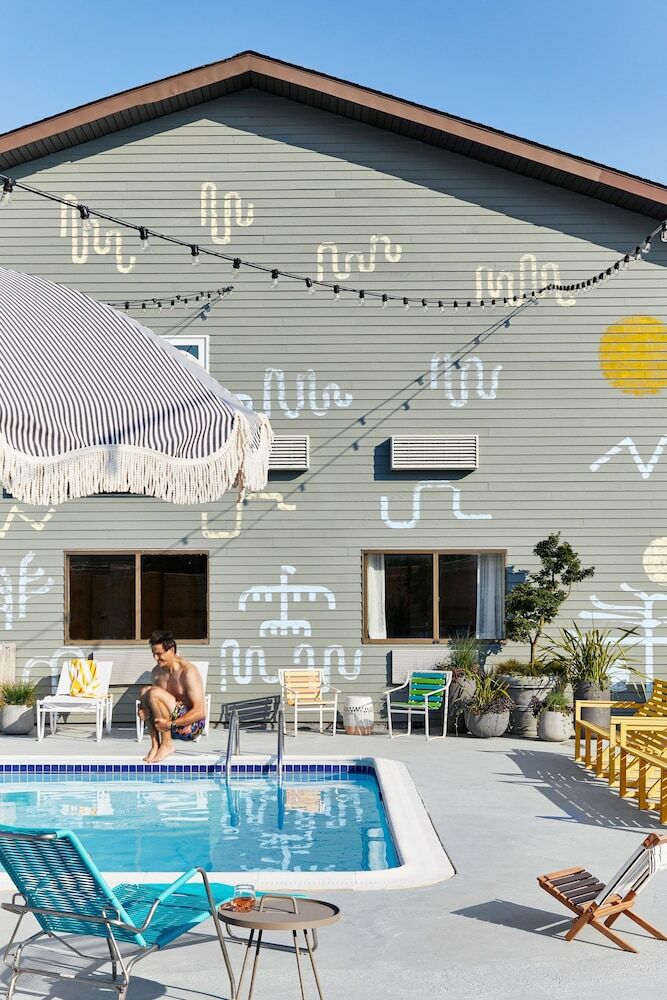 Wayfinder Hotel