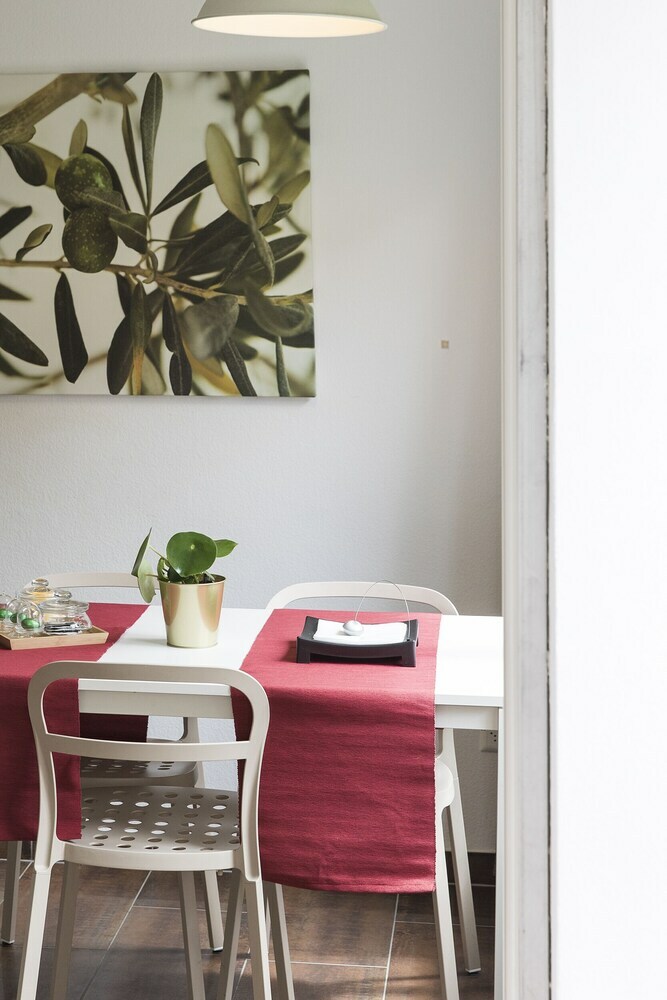Stunning Modern Apartment "pocket Wifi"