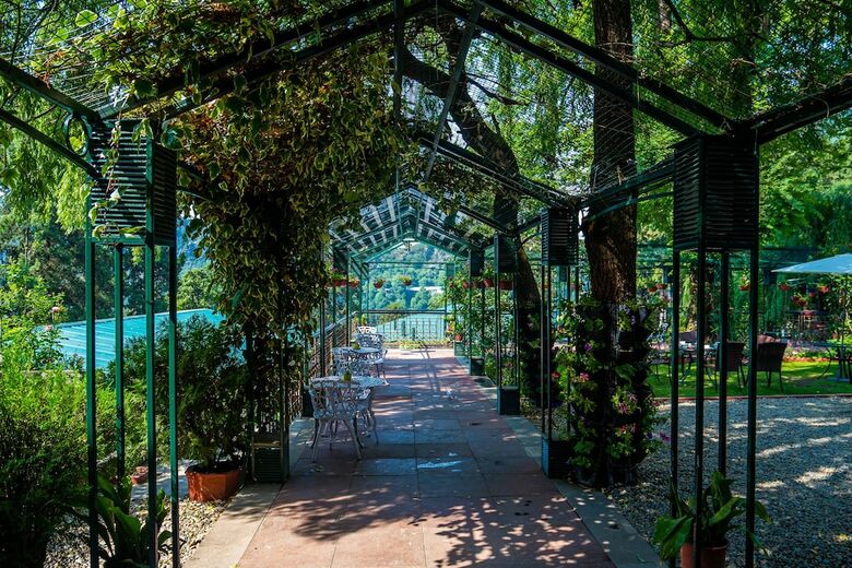 Hotel Shervani Hilltop Nainital