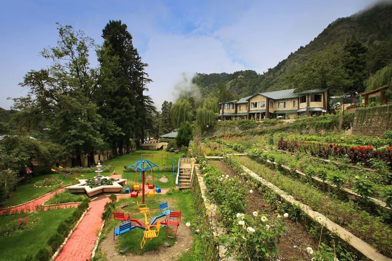 Hotel Shervani Hilltop Nainital