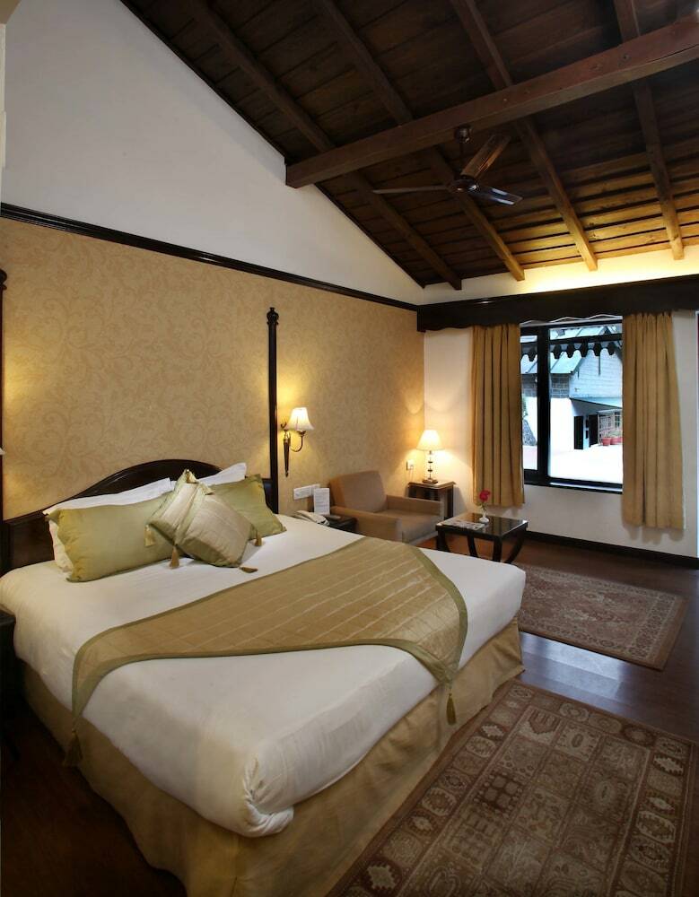 Hotel Shervani Hilltop Nainital