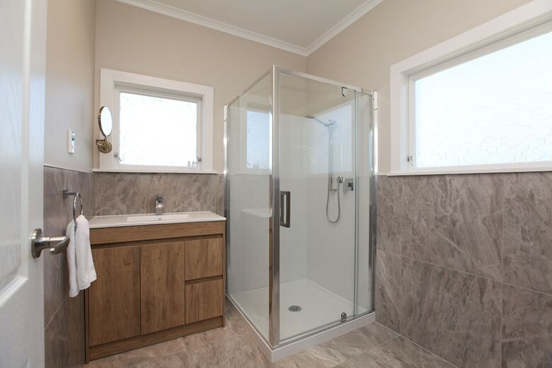 Luxury 5 Brm Oasis In Temple View